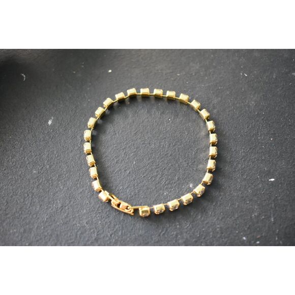 Gold-Tone Tennis Bracelet with Sparkling Rhinestones – Classic Elegance (7 1/4") - Picture 5 of 6